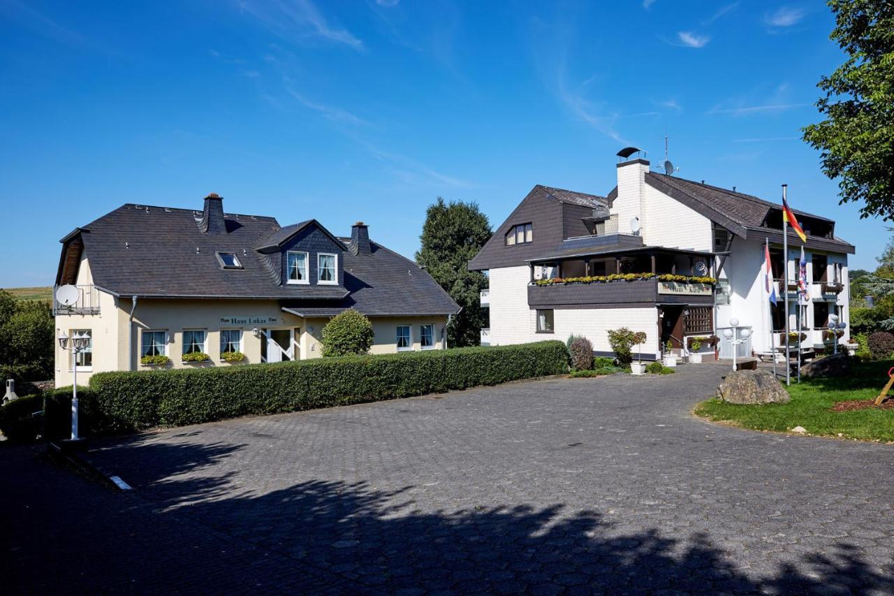 Hotel-Restaurant Maas Lutzerath Exterior foto
